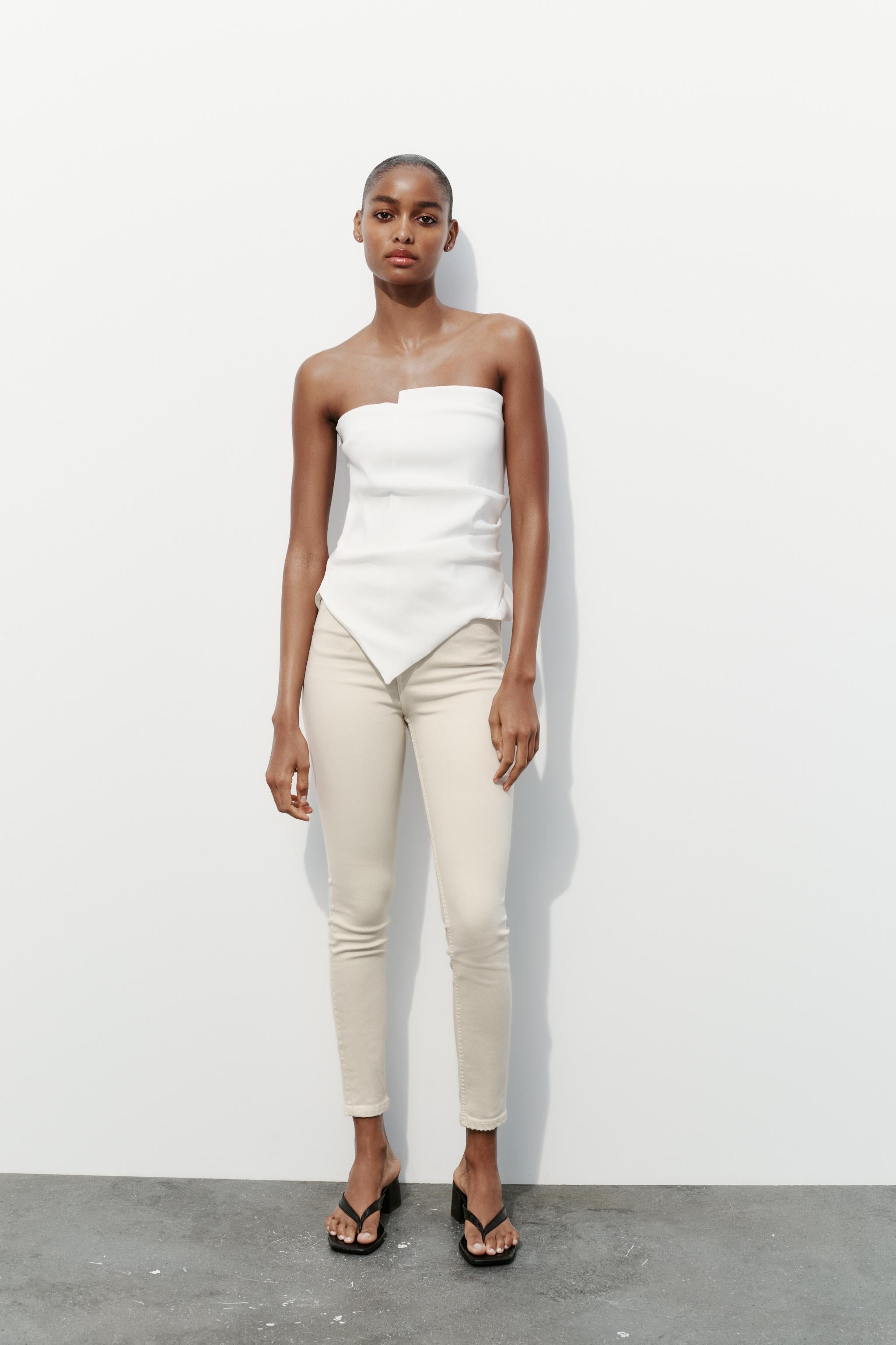 ‍Chic Asymmetry – Strapless Pleated Crop Top | Vivezzo (100% off)