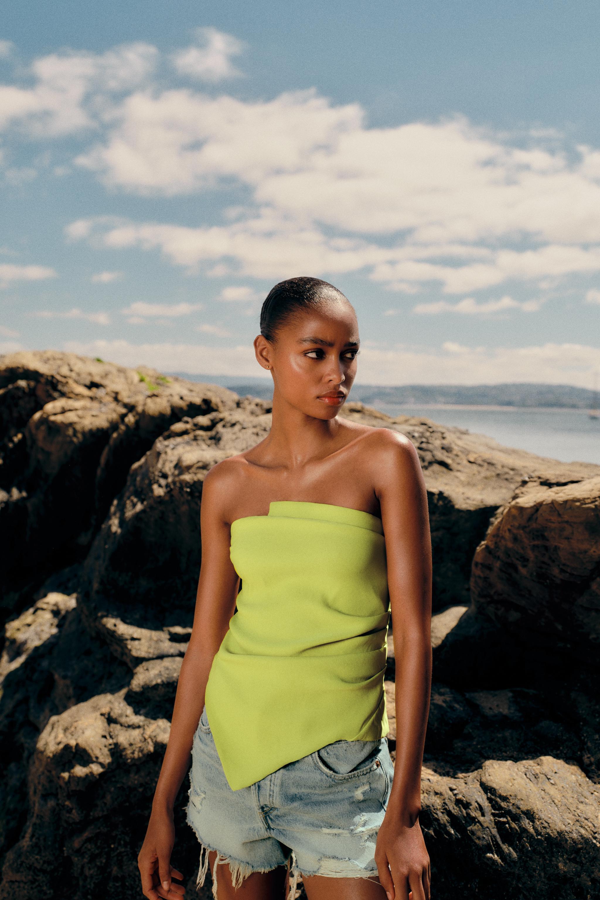 Chic Asymmetry – Strapless Pleated Crop Top | Vivezzo
