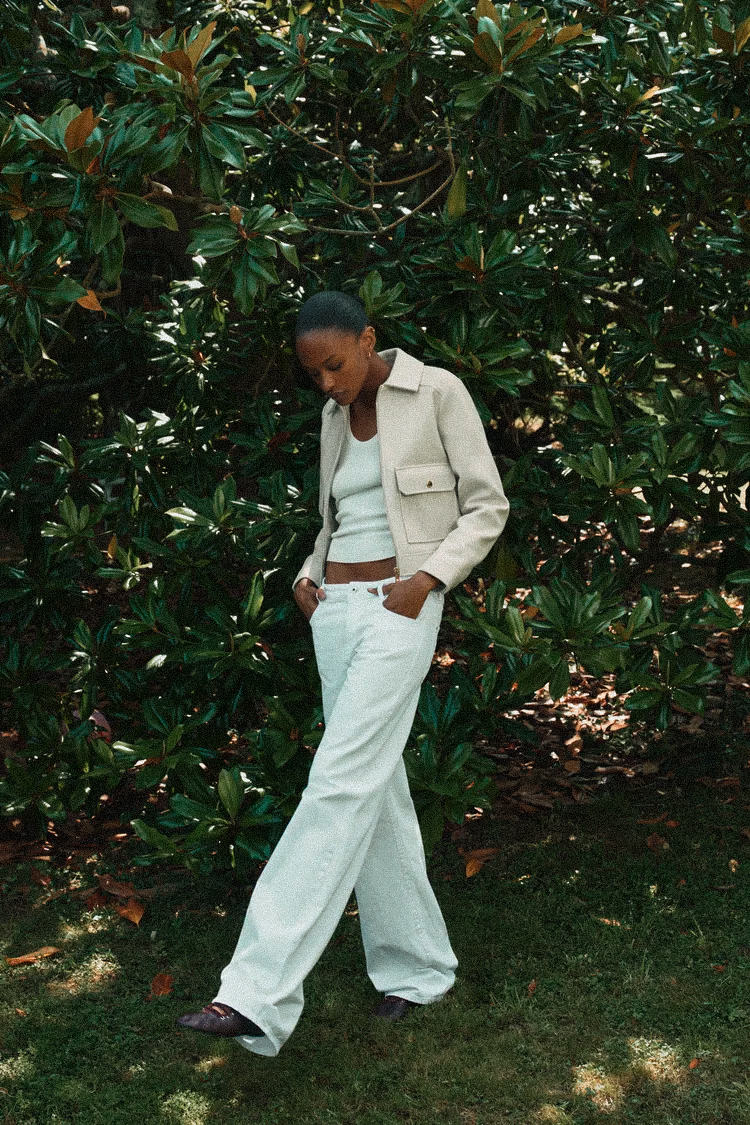 Elegant Women's Zipper Jacket - Winter Essential | Vivezzo