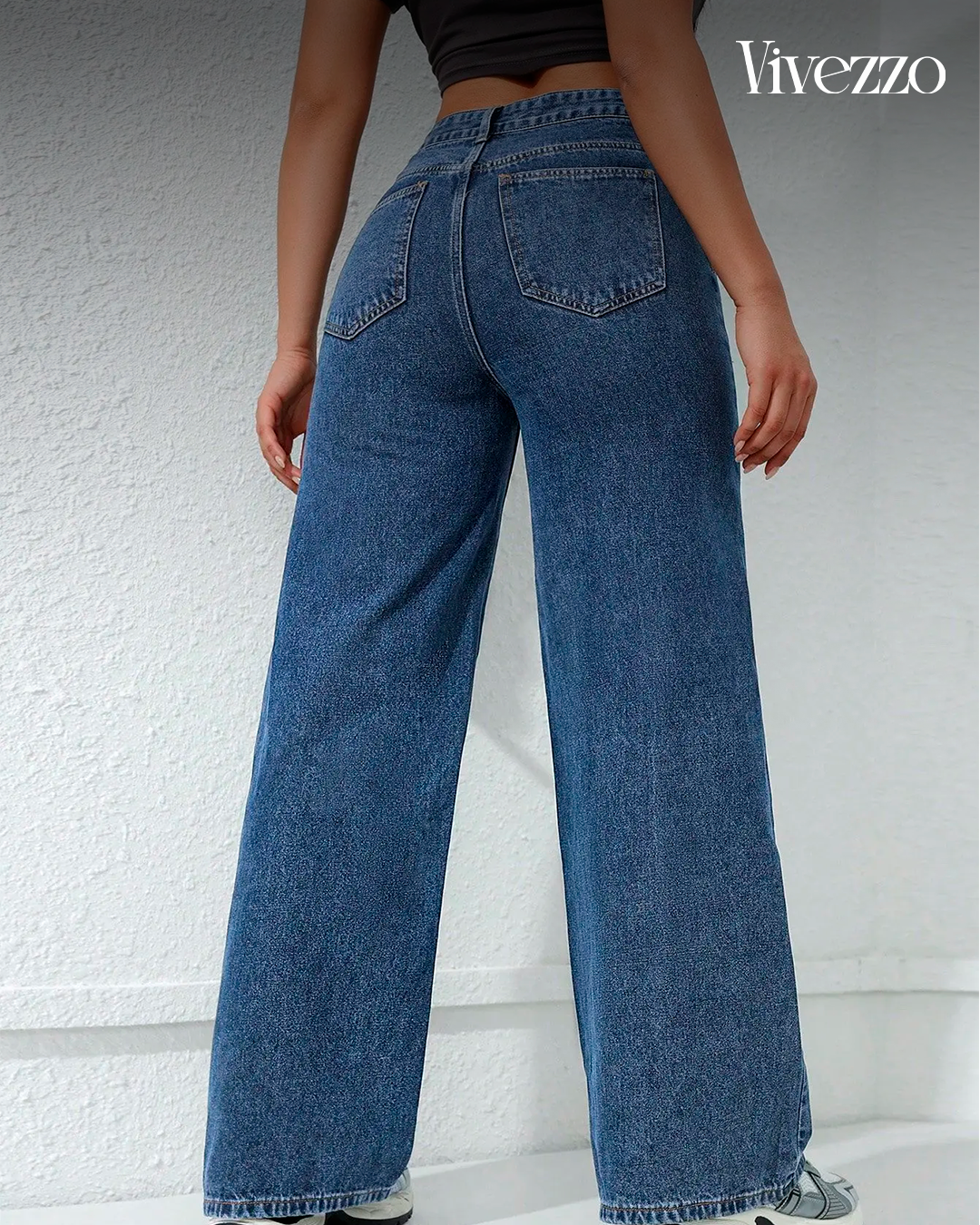Retro Loose-Fit Wide Jeans with Utility Pockets - Vivezzo