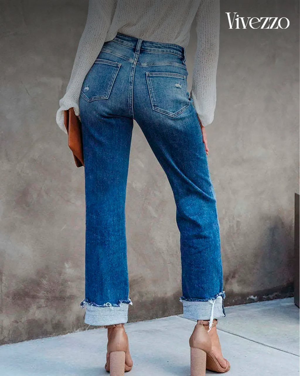 Classic Washed Wide-Leg Jeans with Rolled Hem - Vivezzo