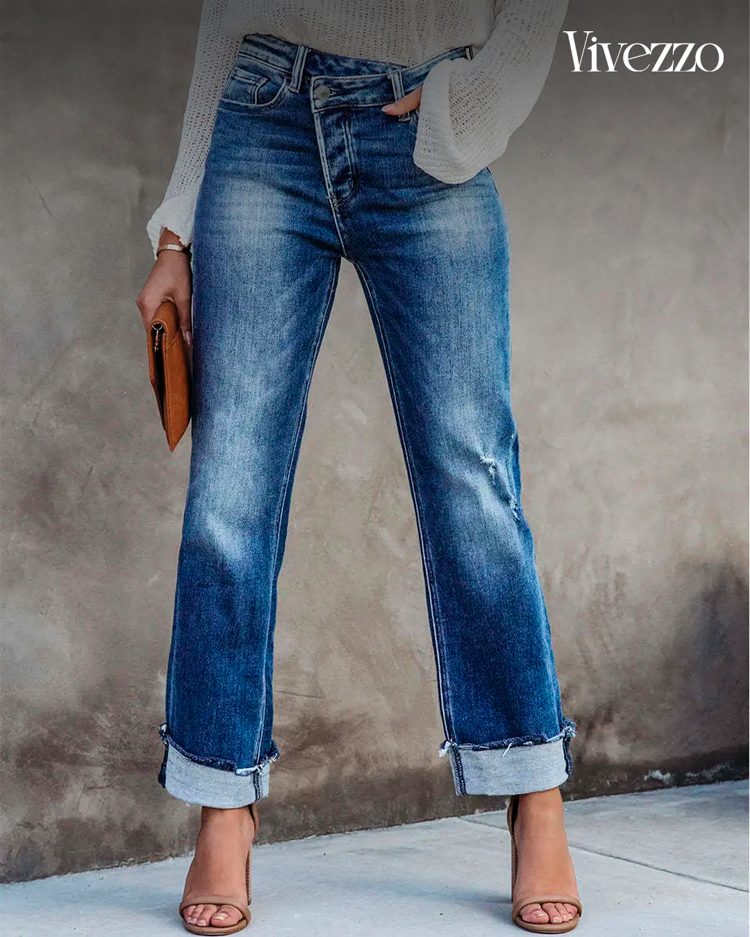 Classic Washed Wide-Leg Jeans with Rolled Hem - Vivezzo
