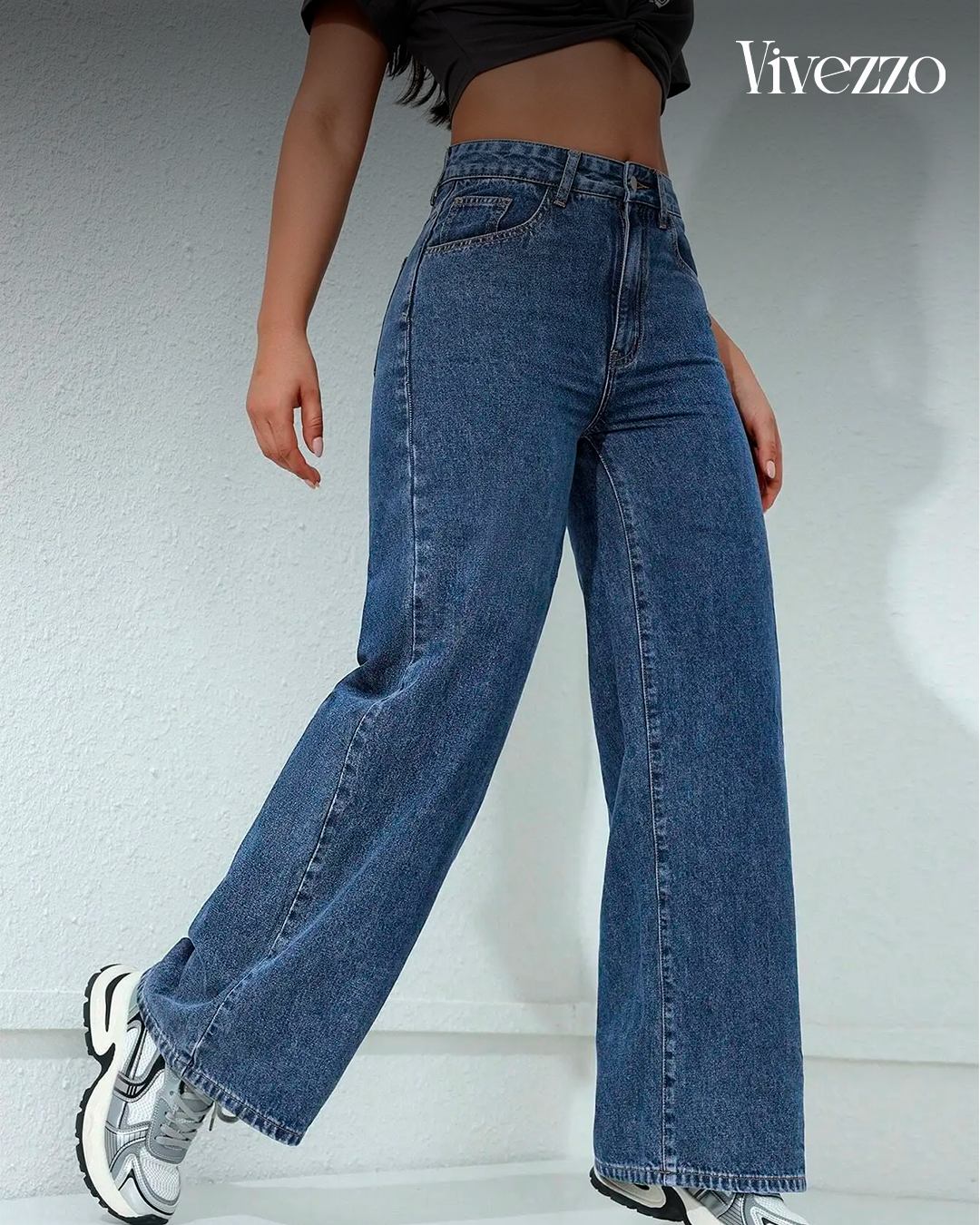 Retro Loose-Fit Wide Jeans with Utility Pockets - Vivezzo