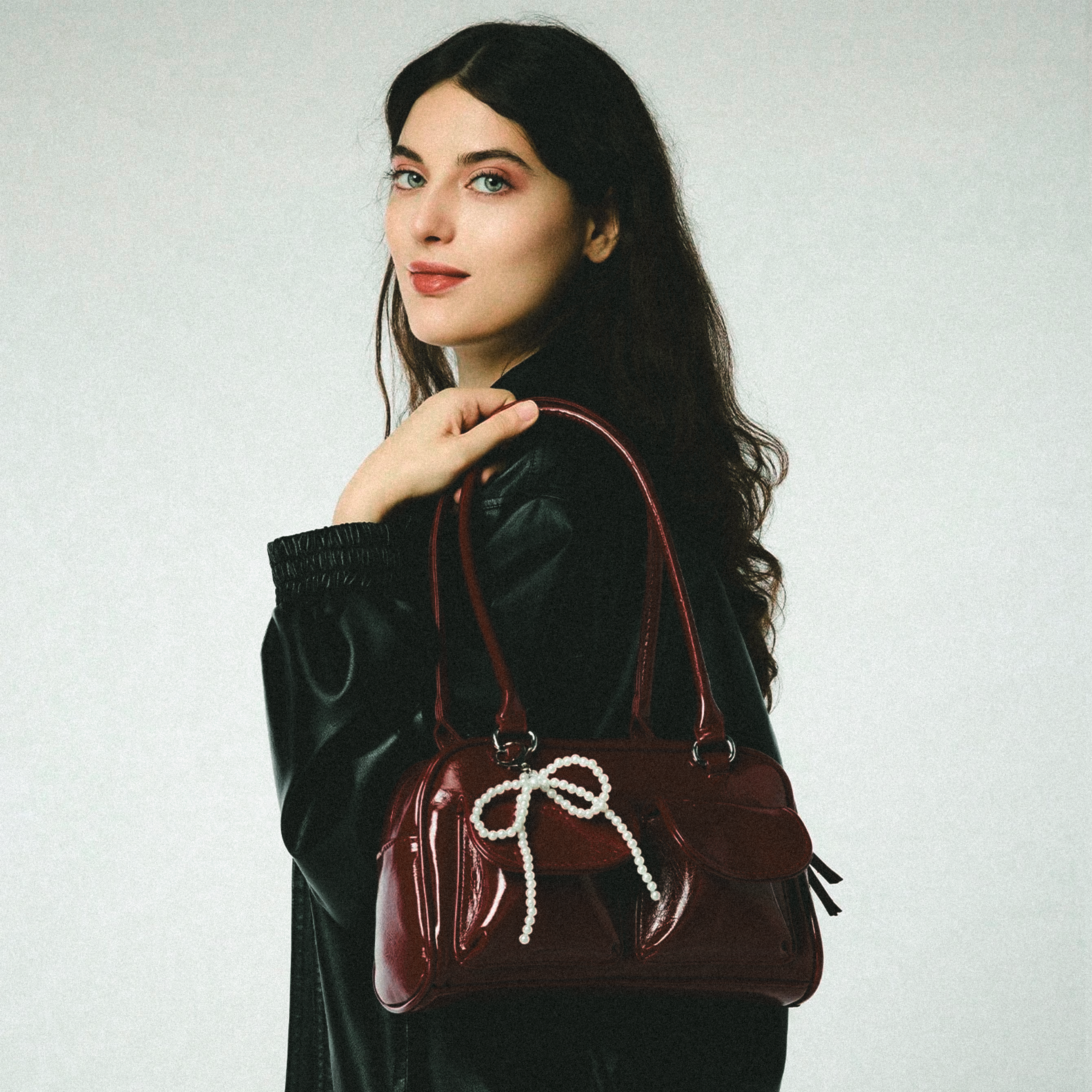 Chic Bow Accent Shoulder Bag – Elegant, Versatile & Timeless | Vivezzo
