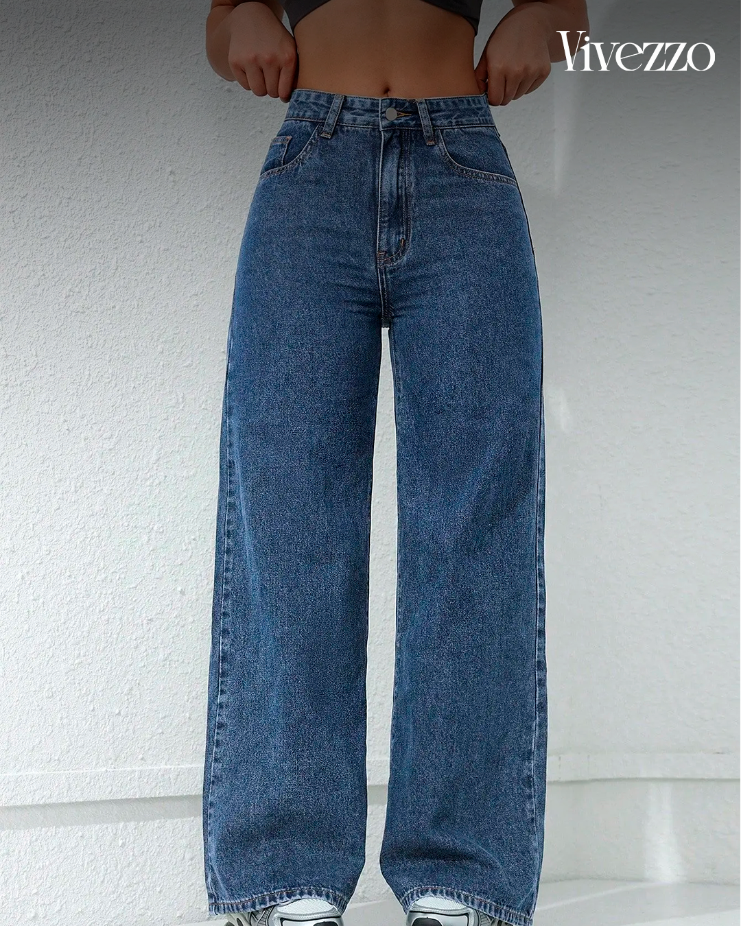 Retro Loose-Fit Wide Jeans with Utility Pockets - Vivezzo