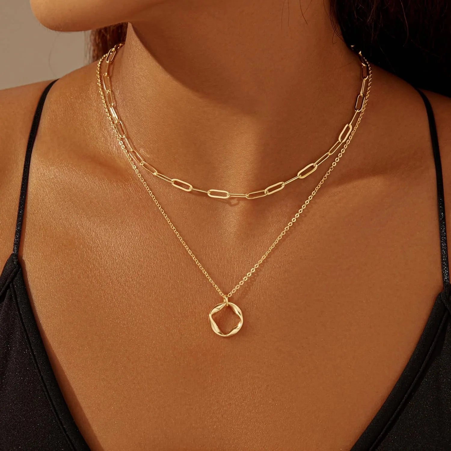 Layered Circle Pendant Necklace | Vivezzo