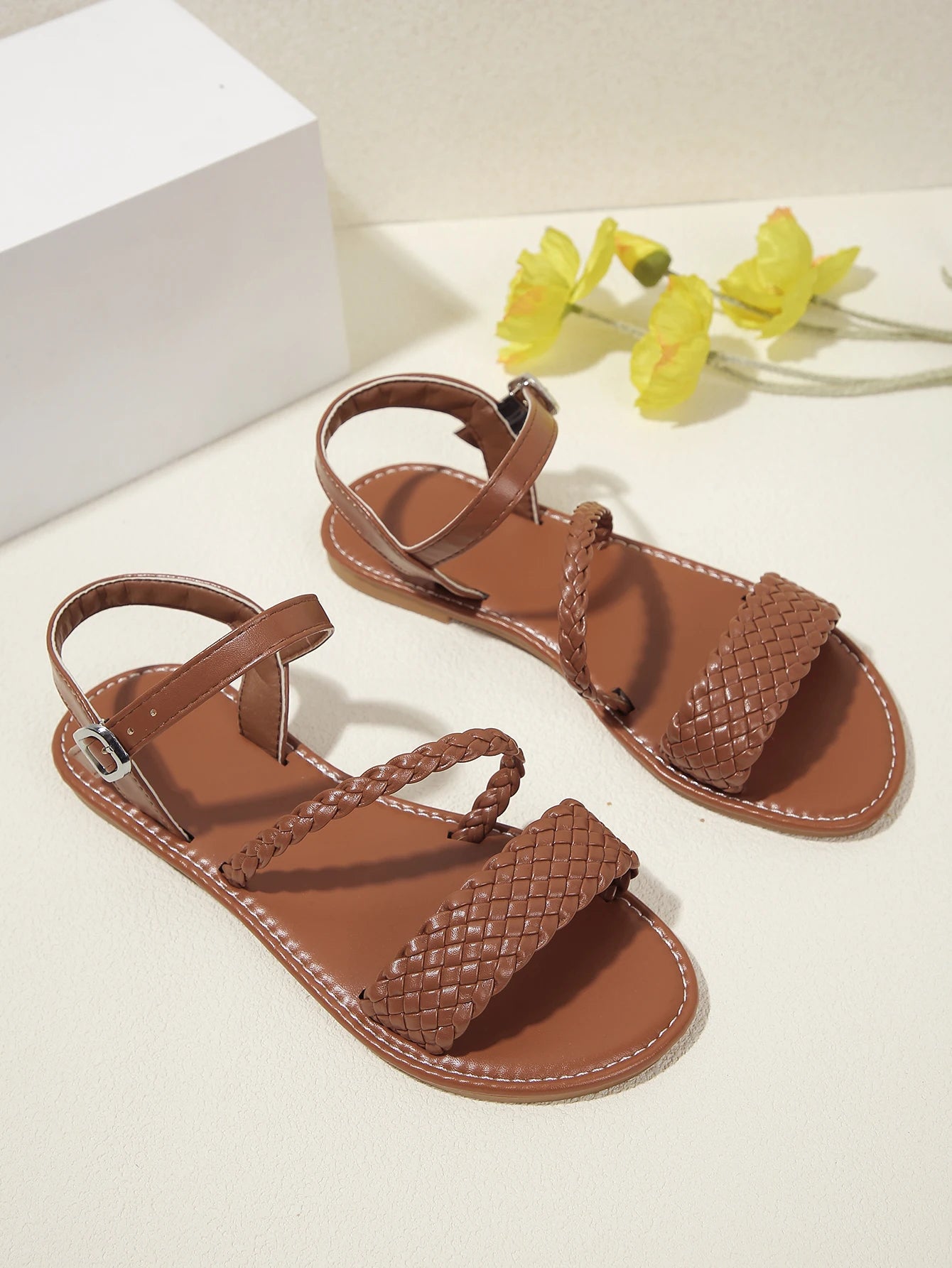 Braided Strap Flat Sandals | Vivezzo
