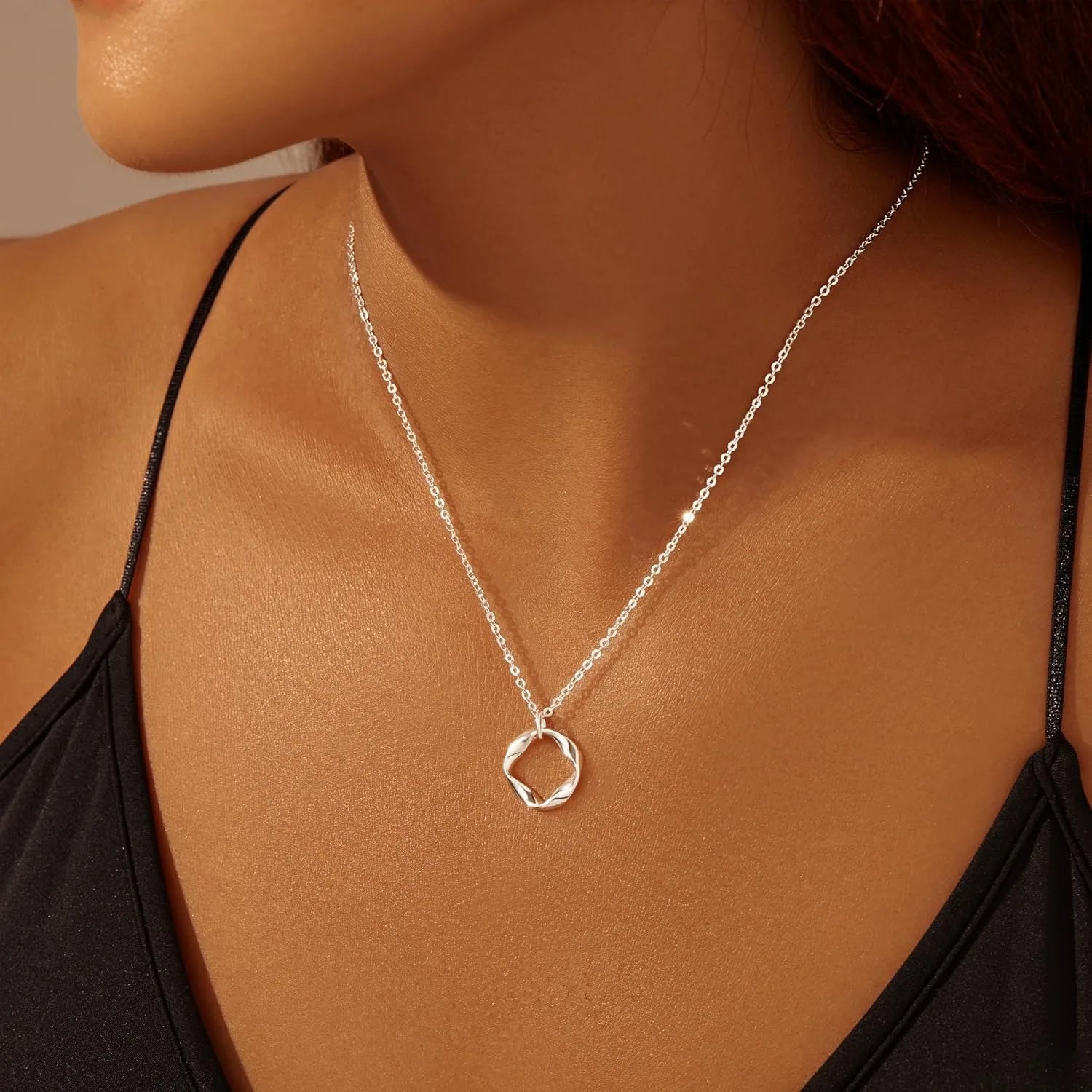 Layered Circle Pendant Necklace | Vivezzo