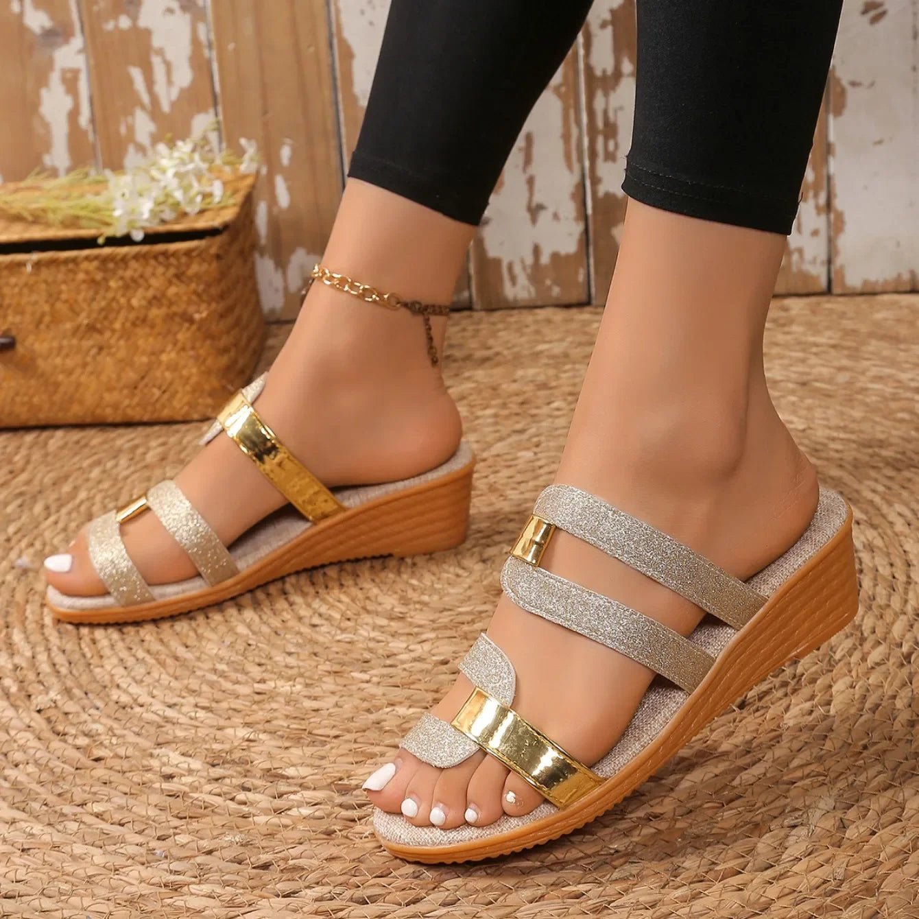 Straw Texture Comfort Slides | Vivezzo