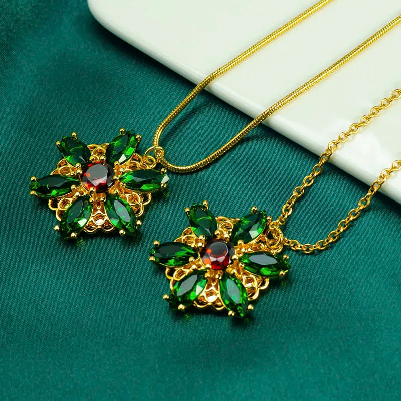 Emerald Blossom Pendant Necklace | Vivezzo