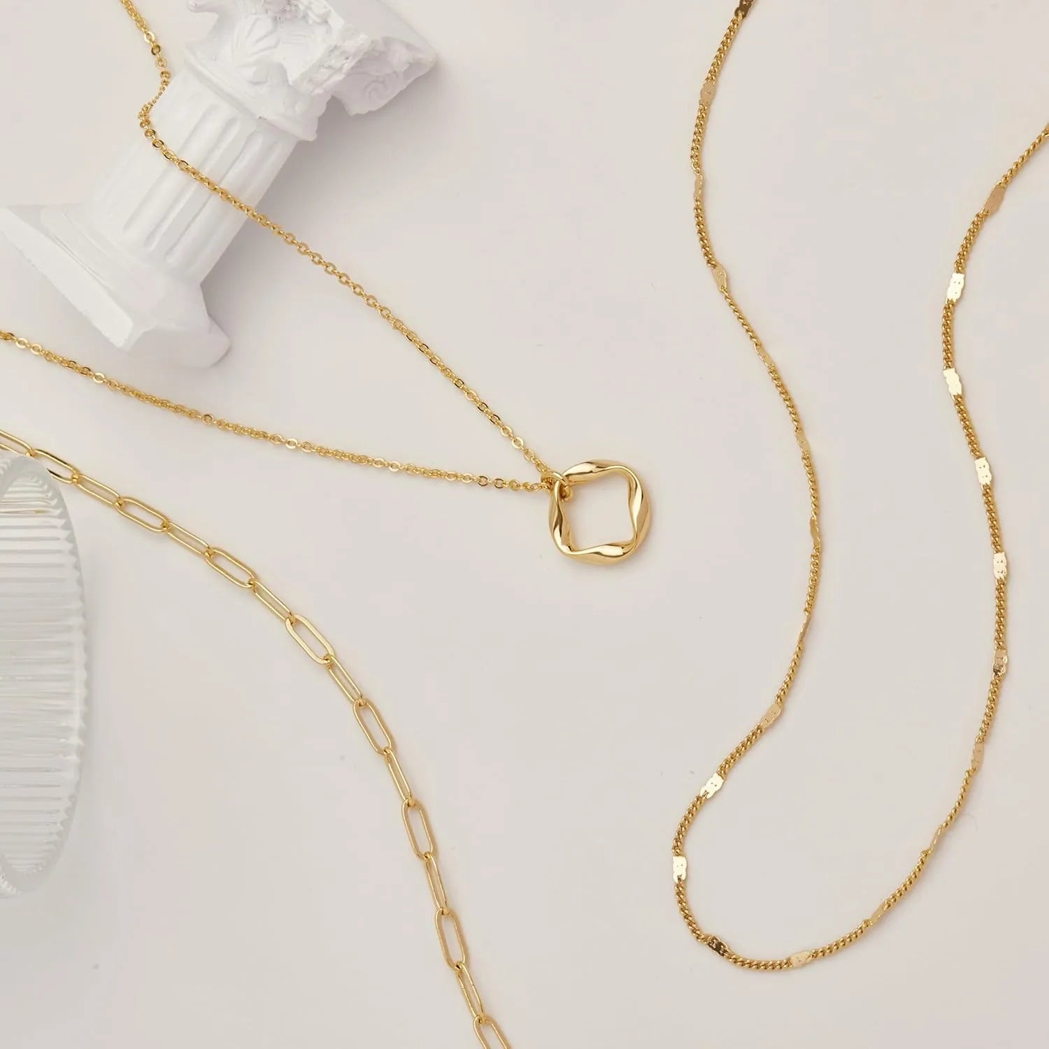Layered Circle Pendant Necklace | Vivezzo